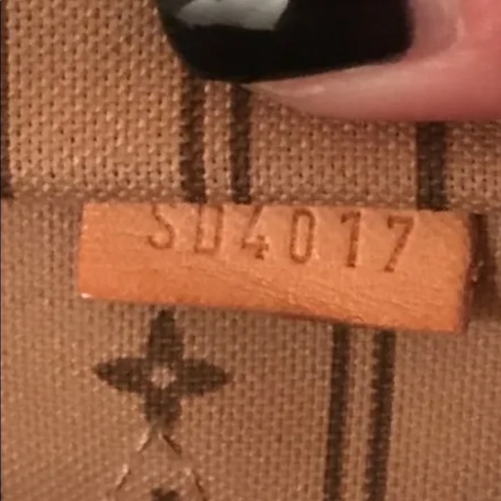 Louis Vuitton Neverfull MM - Picture 8 of 8